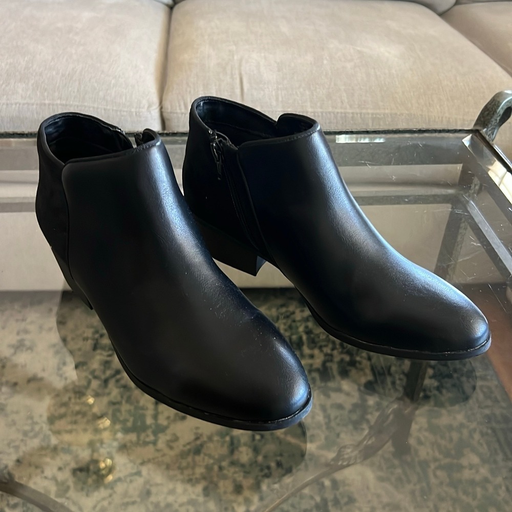 Style & Co. Wileyy Women's Ankle Booties Black Faux Suede Zip Block Heel Size 7.